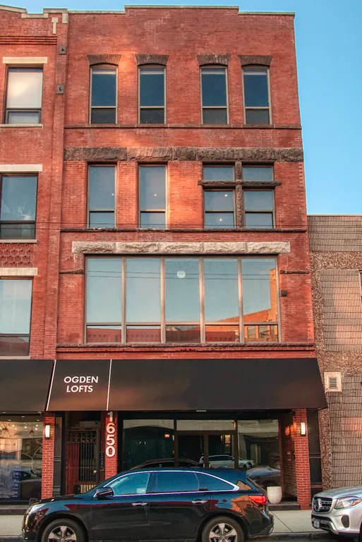 New York City Real Estate | View 1650 W Ogden Avenue, 3 | Listing | View 2