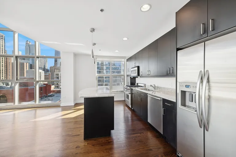 New York City Real Estate | View 150 W Superior Street, 802 | Listing | View 11