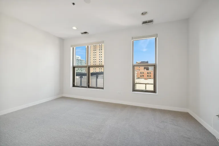 New York City Real Estate | View 150 W Superior Street, 802 | Listing | View 13