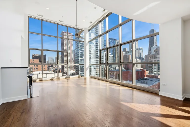 New York City Real Estate | View 150 W Superior Street, 802 | Listing | View 2