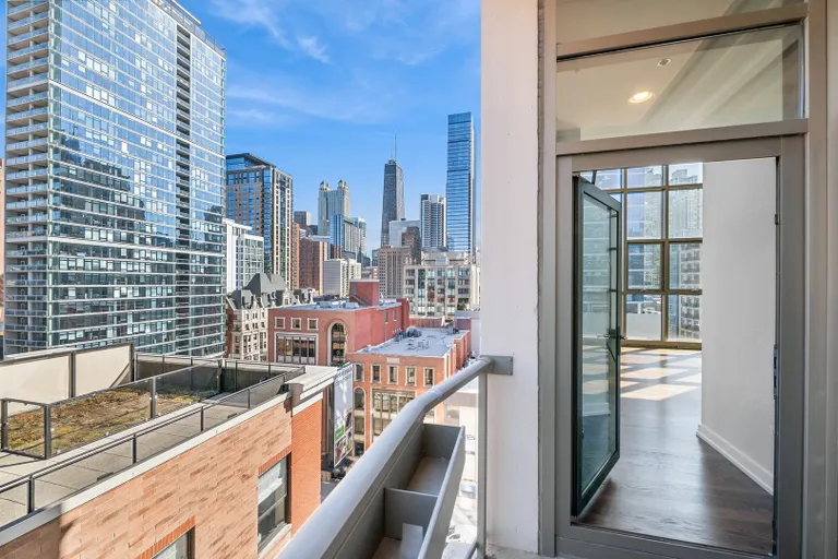 New York City Real Estate | View 150 W Superior Street, 802 | Listing | View 22