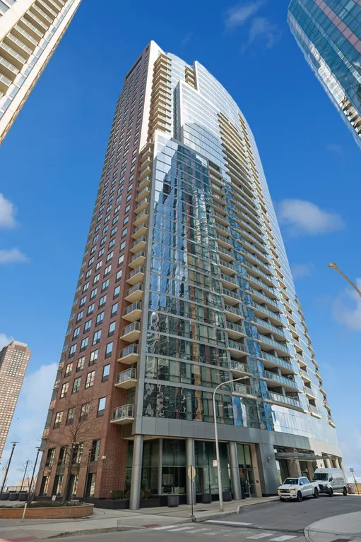 New York City Real Estate | View 450 E Waterside Drive, 304 | 1 Bed, 1 Bath | View 1
