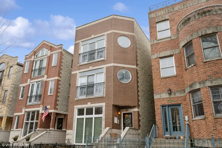 New York City Real Estate | View 3035 N Racine Avenue, 3 | 2 Beds, 2 Baths | View 1