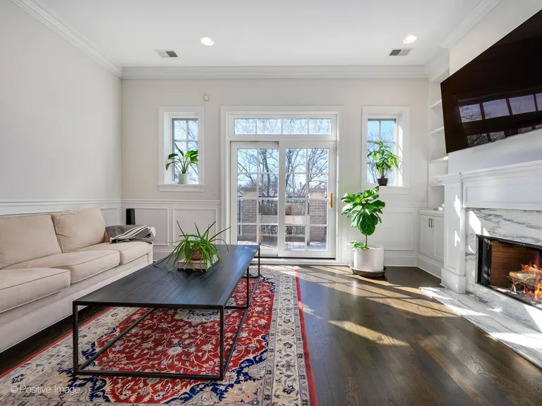 New York City Real Estate | View 2769 N Kenmore Avenue, 3 | Listing | View 4
