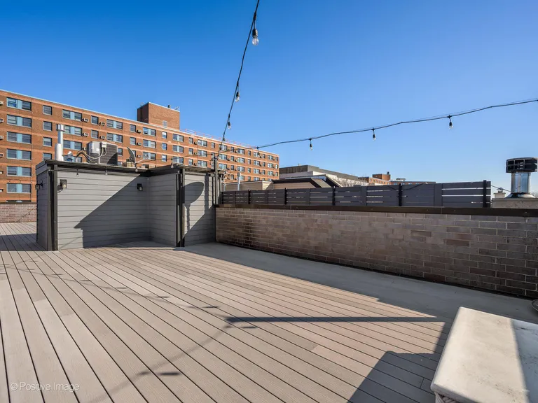 New York City Real Estate | View 2769 N Kenmore Avenue, 3 | Listing | View 21
