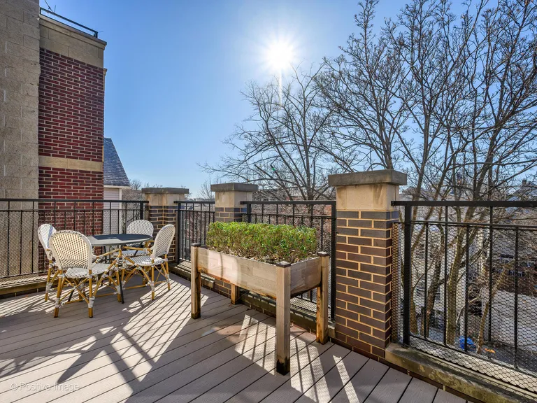 New York City Real Estate | View 2769 N Kenmore Avenue, 3 | Listing | View 22