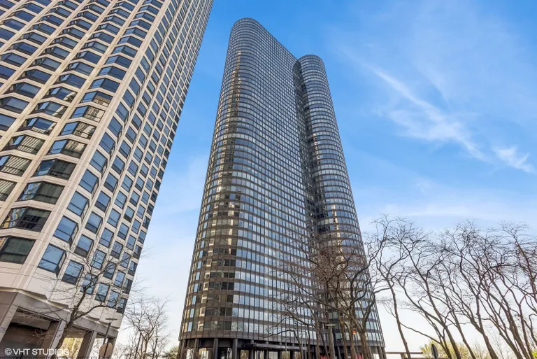 New York City Real Estate | View 155 N Harbor Drive, 3003 | 2 Beds, 2 Baths | View 1