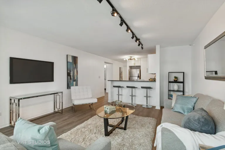 New York City Real Estate | View 2 E Erie Street, 3014 | Listing | View 8