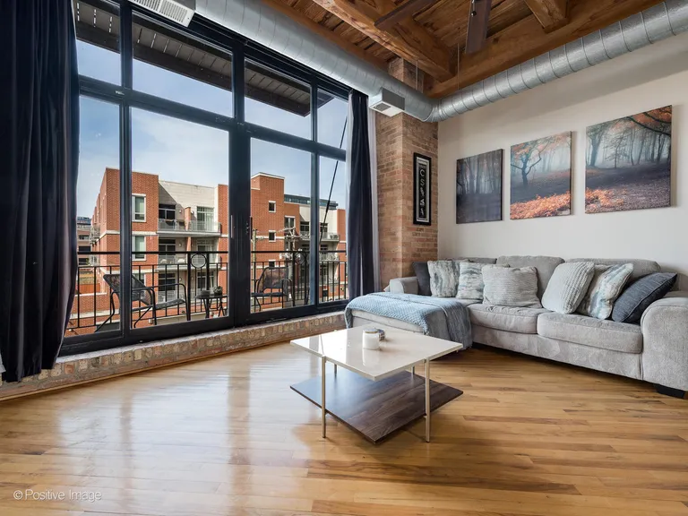 New York City Real Estate | View 1250 W Van Buren Street, 304 | Listing | View 8