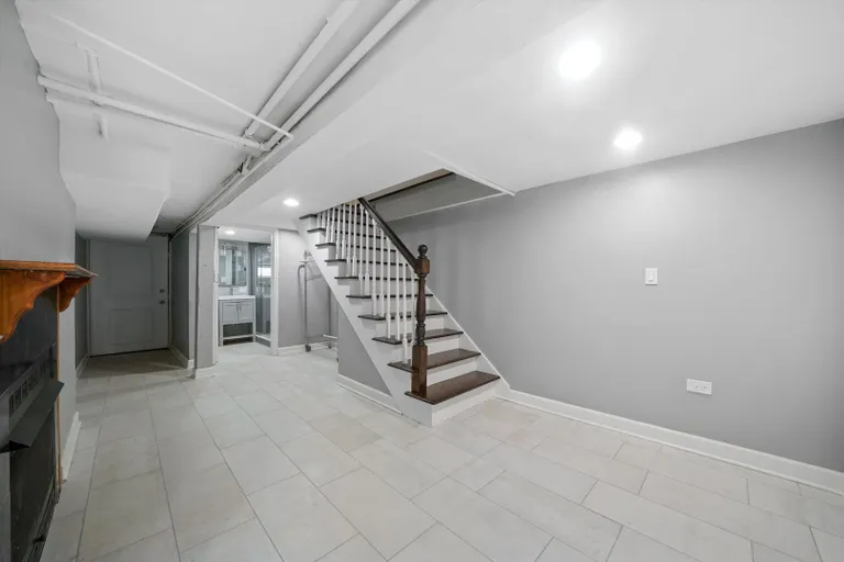 New York City Real Estate | View 2115 W Armitage Avenue, 1F | Listing | View 8