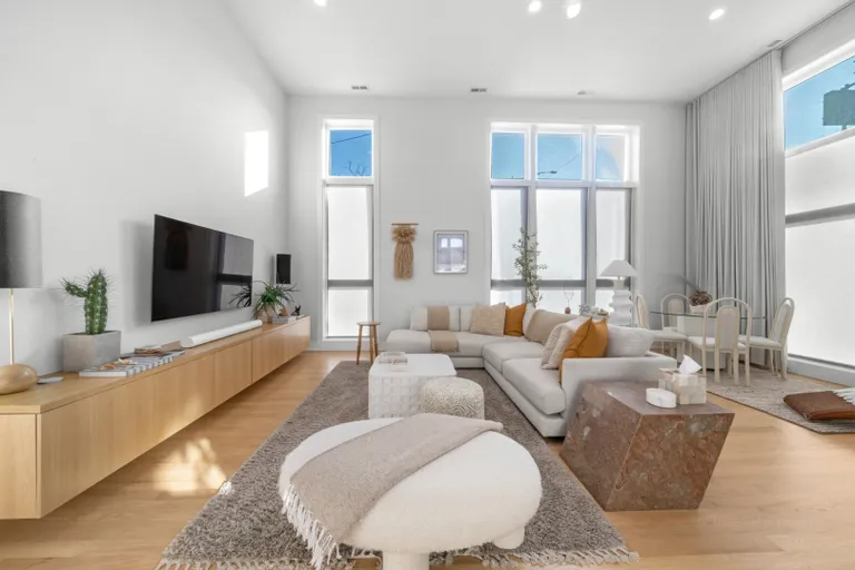 New York City Real Estate | View 2352 W Potomac Avenue, 1 | Listing | View 4