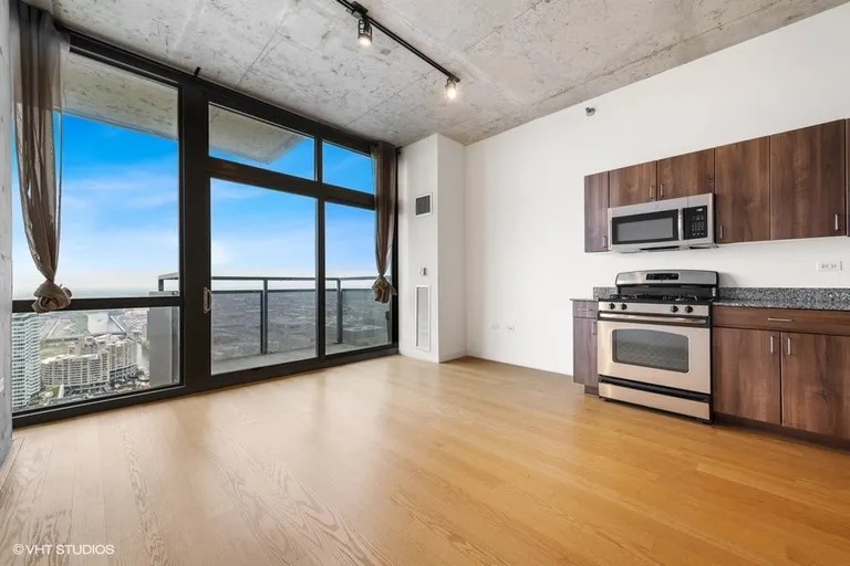 New York City Real Estate | View 235 W Van Buren Street, 3806 | Listing | View 4