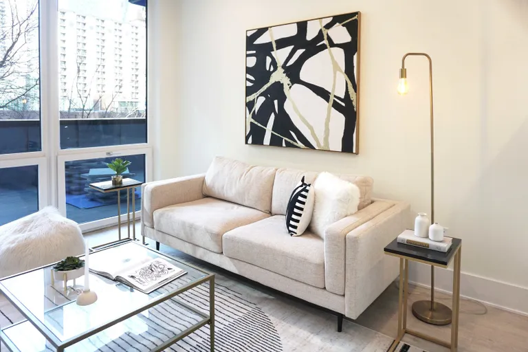 New York City Real Estate | View 812 W Adams Street, 305 | Listing | View 3