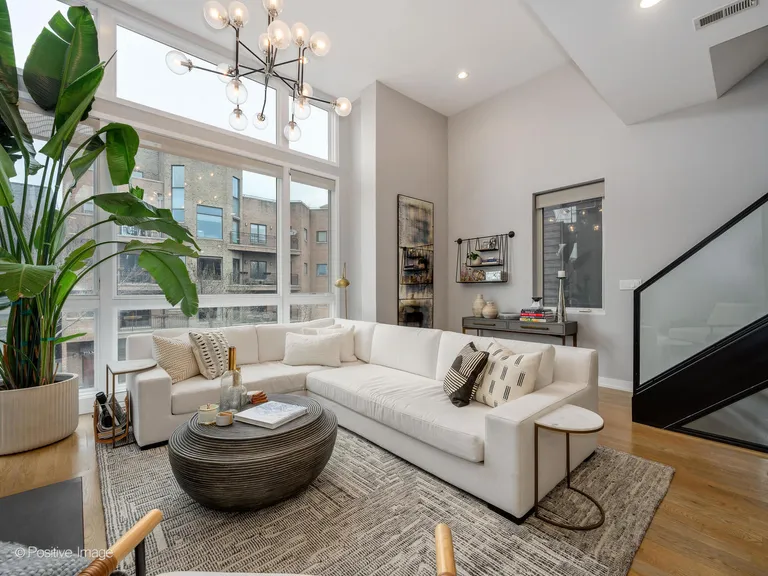 New York City Real Estate | View 2243 W Armitage Avenue, 2 | Listing | View 6