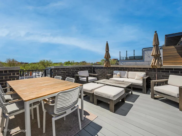 New York City Real Estate | View 2243 W Armitage Avenue, 2 | Listing | View 31