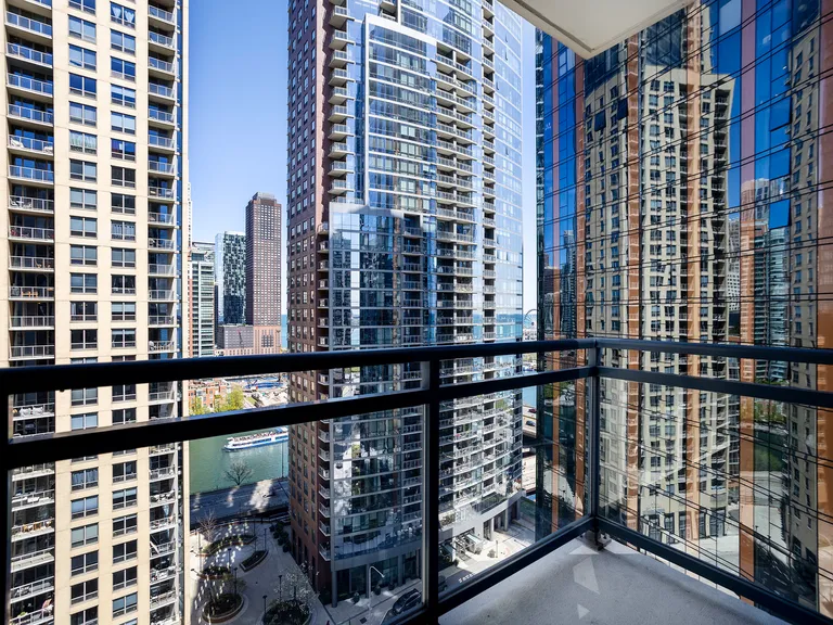 New York City Real Estate | View 201 N Westshore Drive, 2008 | Listing | View 8