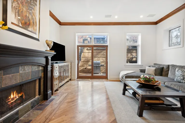 New York City Real Estate | View 2143 N Magnolia Avenue | Listing | View 9