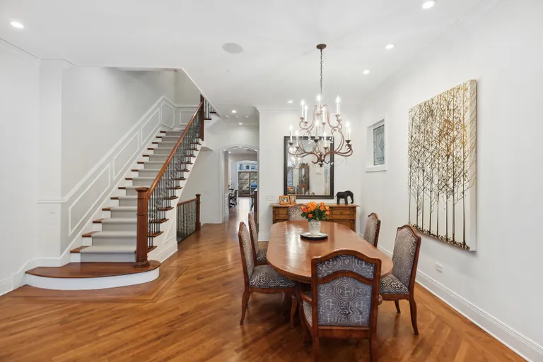 New York City Real Estate | View 2143 N Magnolia Avenue | Listing | View 4