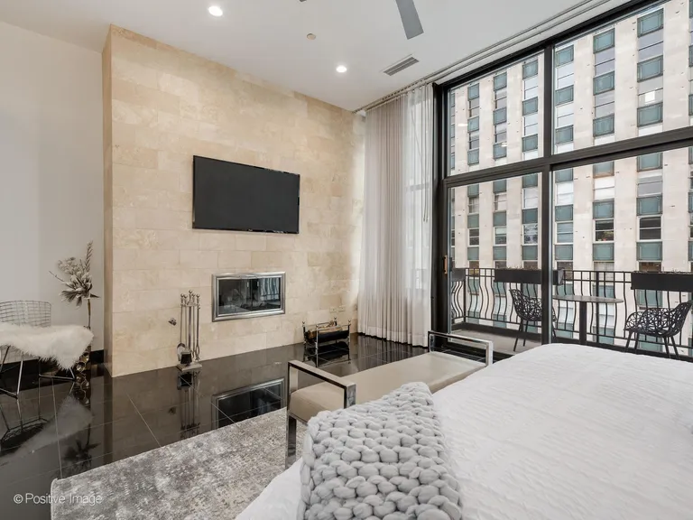 New York City Real Estate | View 333 W Hubbard Street, 1006 | Listing | View 35
