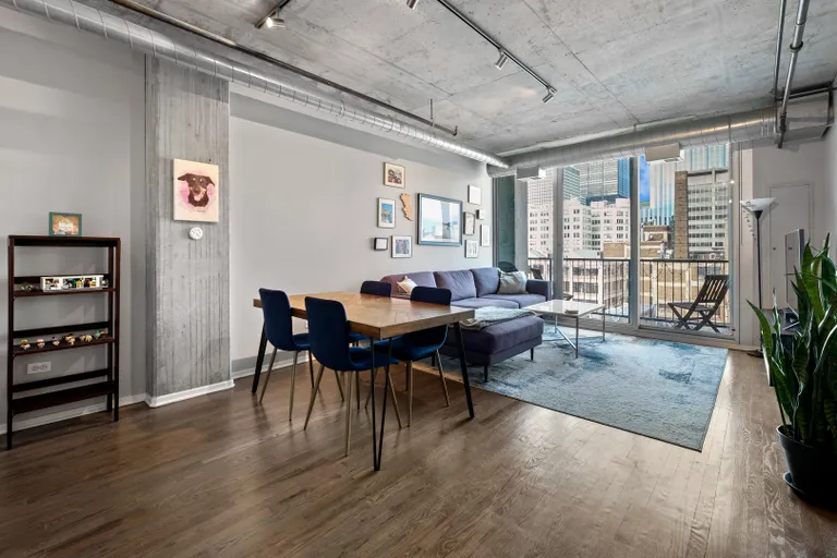 New York City Real Estate | View 700 W Van Buren Street, 1403 | Listing | View 4