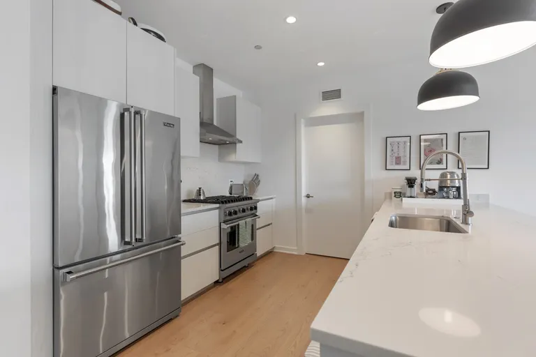 New York City Real Estate | View 1648 W Division Street, 504 | Listing | View 6