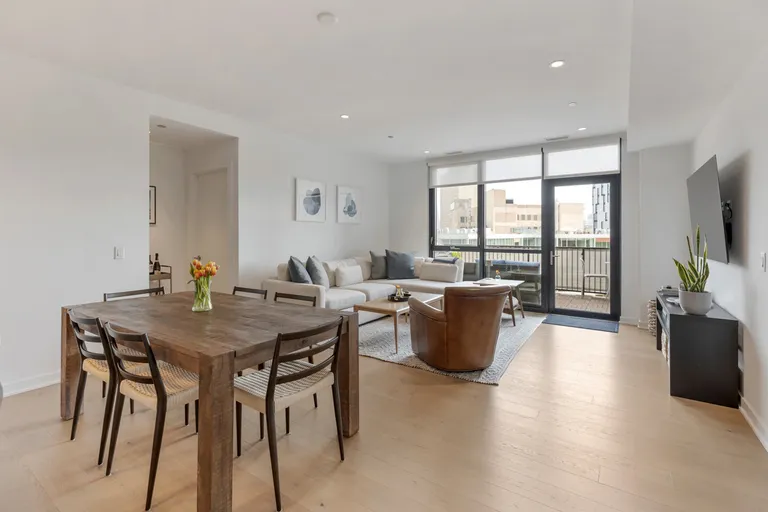 New York City Real Estate | View 1648 W Division Street, 504 | Listing | View 8