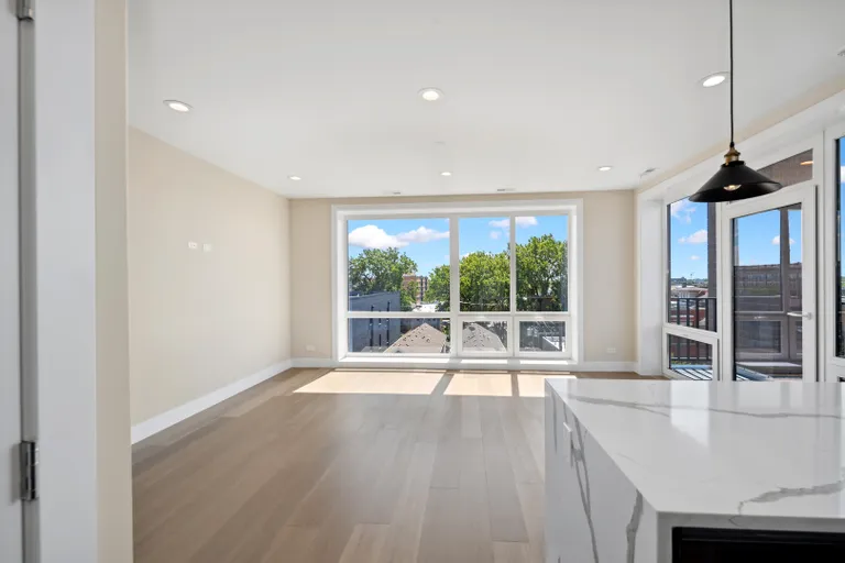 New York City Real Estate | View 2342 W Adams Street, 303 | Listing | View 32