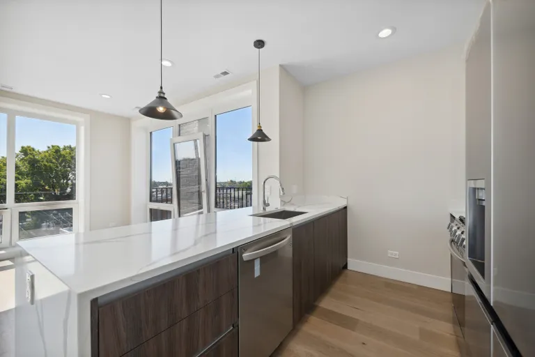 New York City Real Estate | View 2342 W Adams Street, 303 | Listing | View 35