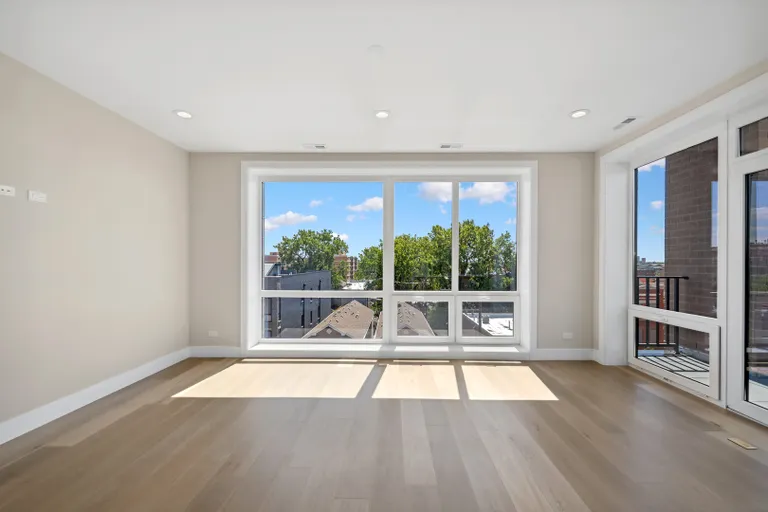 New York City Real Estate | View 2342 W Adams Street, 303 | Listing | View 31