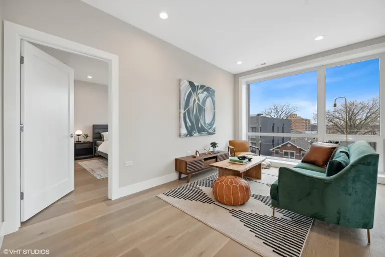 New York City Real Estate | View 2342 W Adams Street, 303 | Listing | View 9