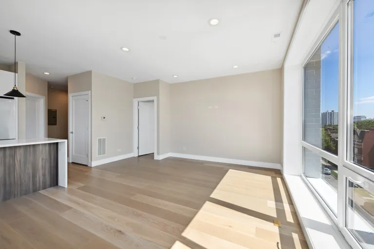 New York City Real Estate | View 2342 W Adams Street, 303 | Listing | View 39