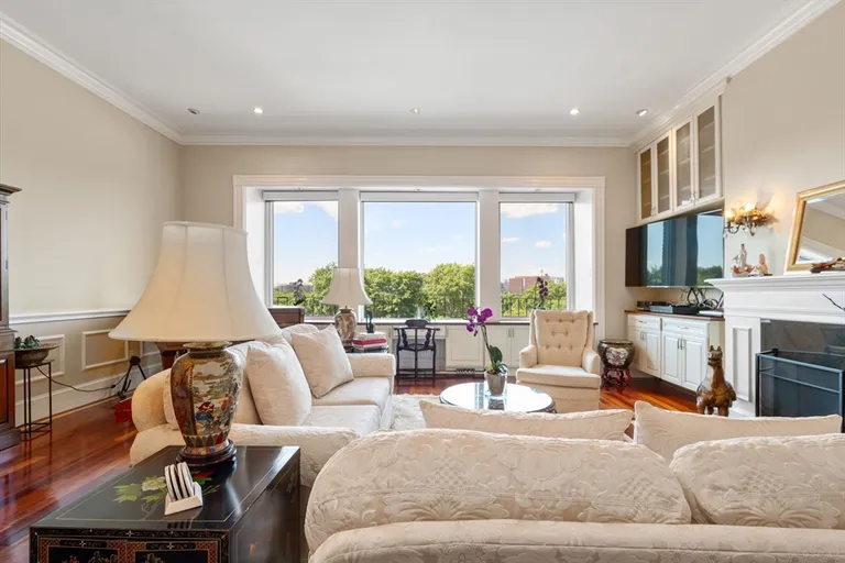 New York City Real Estate | View 232 Beacon Street, 6 | Listing | View 3