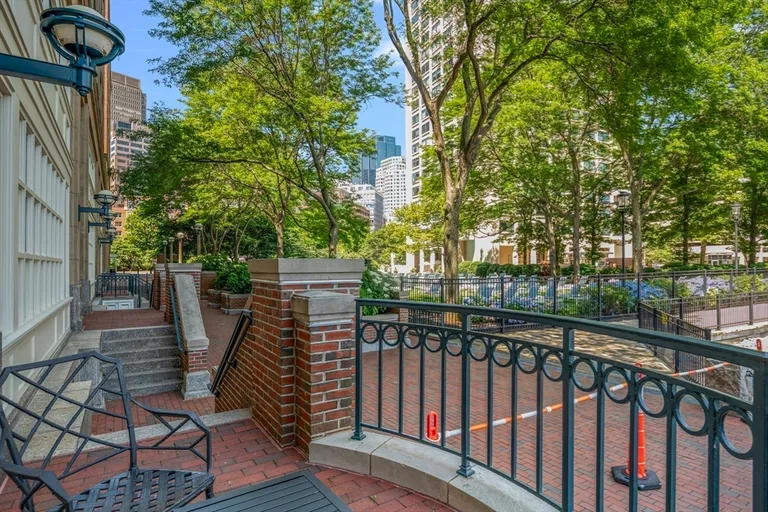 New York City Real Estate | View 20 Rowes Wharf, TH4 | Listing | View 6