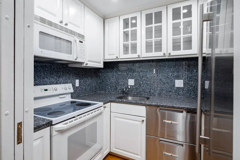 New York City Real Estate | View 2 Arlington St, 4 | Listing | View 6