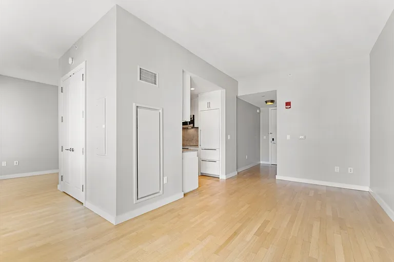 New York City Real Estate | View 400 Stuart St, 17L | Listing | View 5