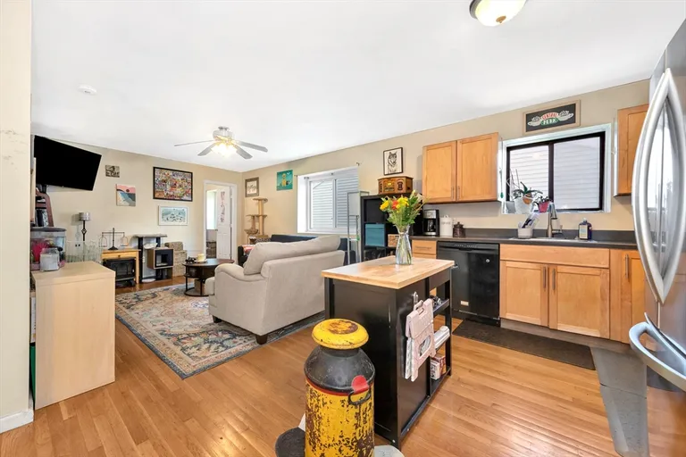 17 Cleveland Pl 27, Gloucester, MA 01930 Property for sale