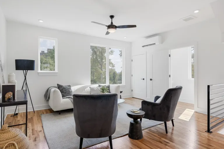 530 Cliff Cir, Nashville, TN 37218 Property for sale