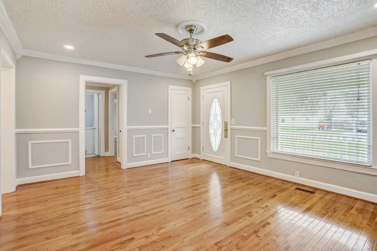 1964 Gatlin Dr, Nashville, TN 37210 Property for sale