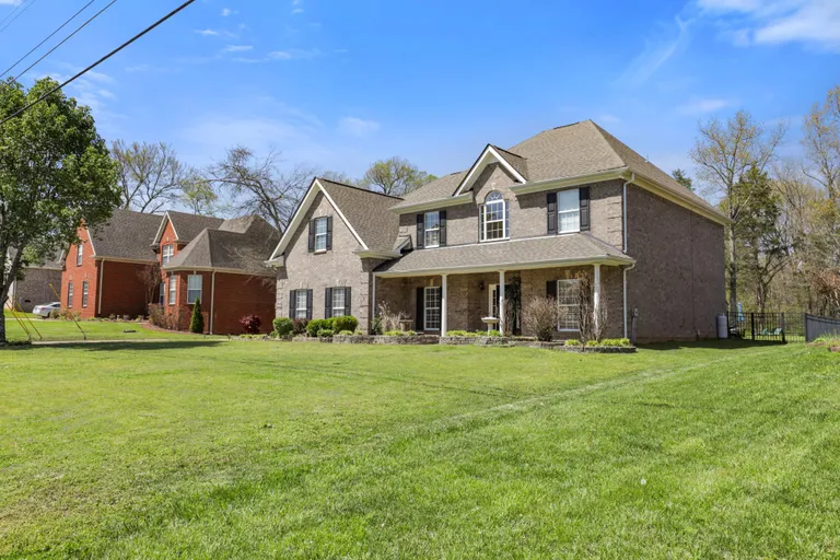 5018 Stonewood Dr, Smyrna, TN 37167 Property for sale