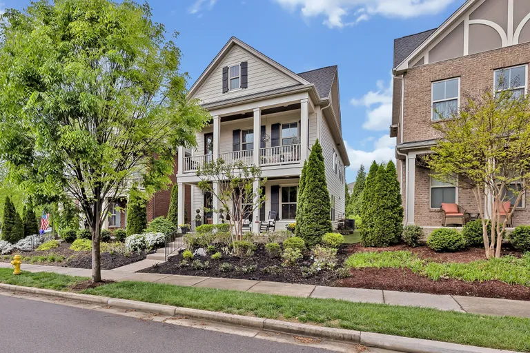 105 Ashcrest Pt, Hendersonville, TN 37075 Property for sale