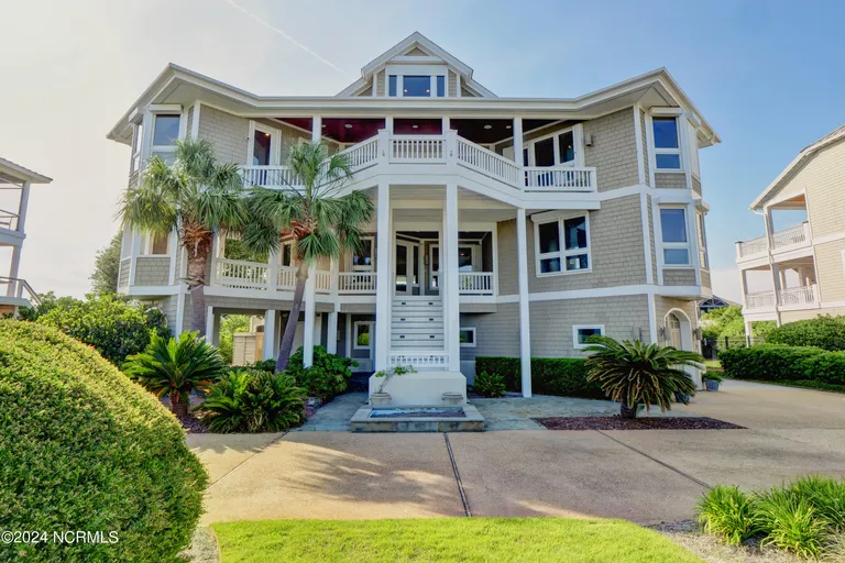 Wilmington, NC Real Estate | View 23 Comber | 5 Beds, 5 Baths | View 1
