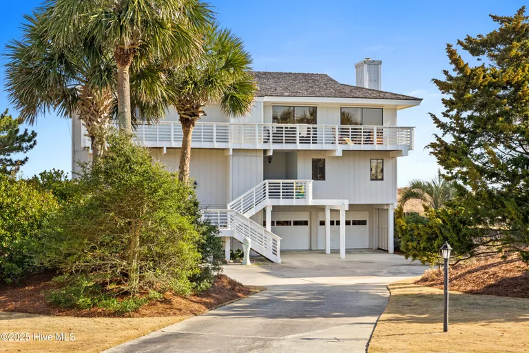 Wilmington, NC Real Estate | View 330 Beach | 4 Beds, 4 Baths | View 1