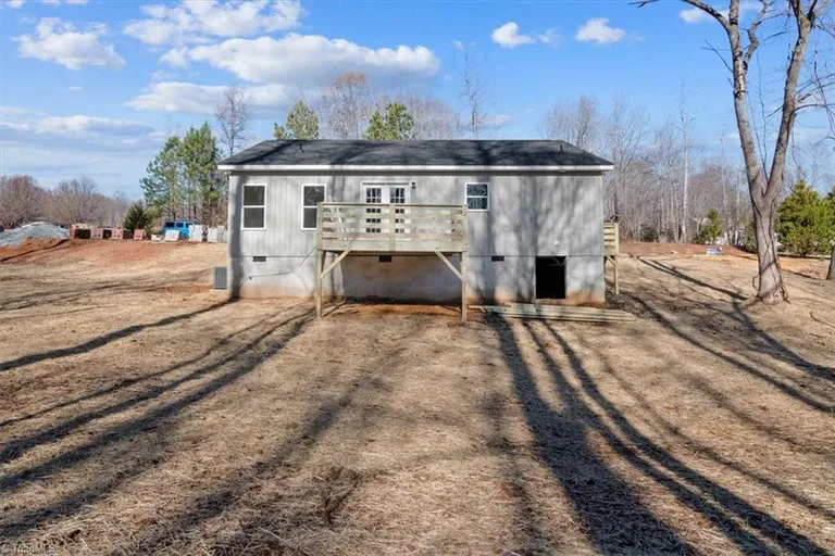 6863 Crooked Stream Lane, Thomasville, NC 27360 Property for sale