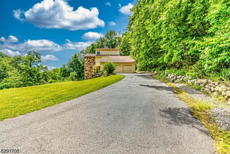 460 W Mountain Rd, Sparta Twp., NJ 07871 Property for sale