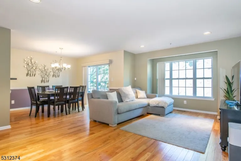 53 Lakeview Ct, Pompton Lakes Boro, NJ 07442 Property for sale