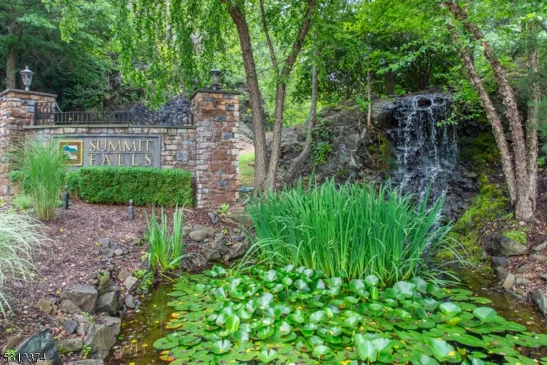 53 Lakeview Ct, Pompton Lakes Boro, NJ 07442 Property for sale