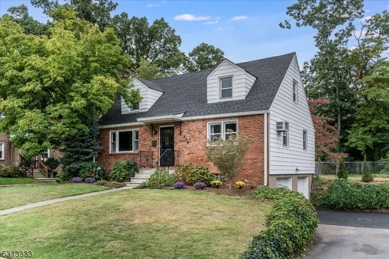 354 Plaza Rd, Fair Lawn Boro, NJ 07410 Property for sale