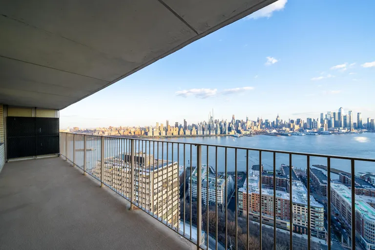 New York City Real Estate | View 6040 BLVD EAST, 33E | Listing | View 8