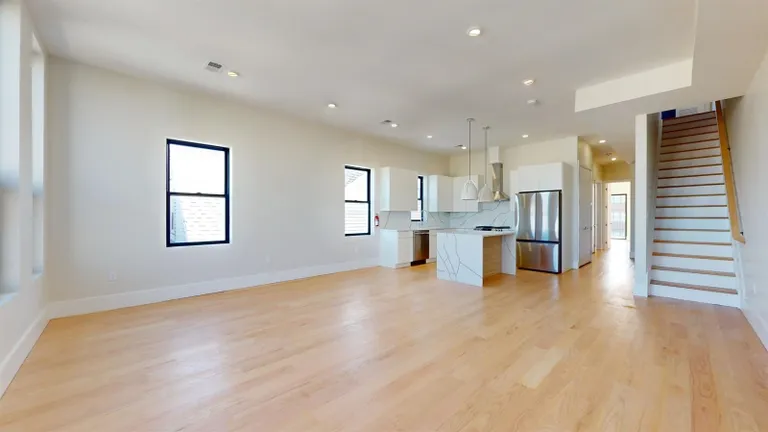 New York City Real Estate | View 220 FREEMAN AVE, 2 | Listing | View 3