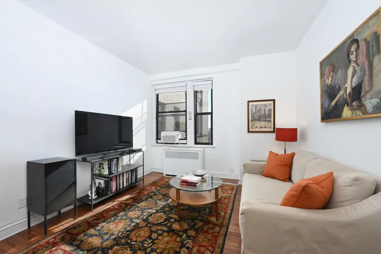 New York City Real Estate | View 2600 KENNEDY BLVD, 9J | Listing | View 4